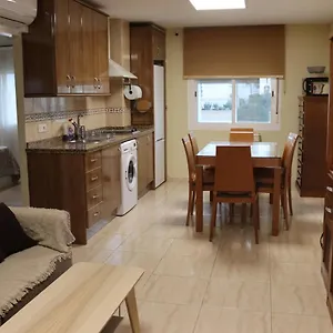 https://carihuela-120m-playa.1costadelsol.com