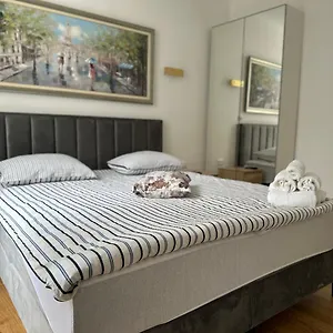 https://old-town-apolon-luxury-apartment.splithotels.org